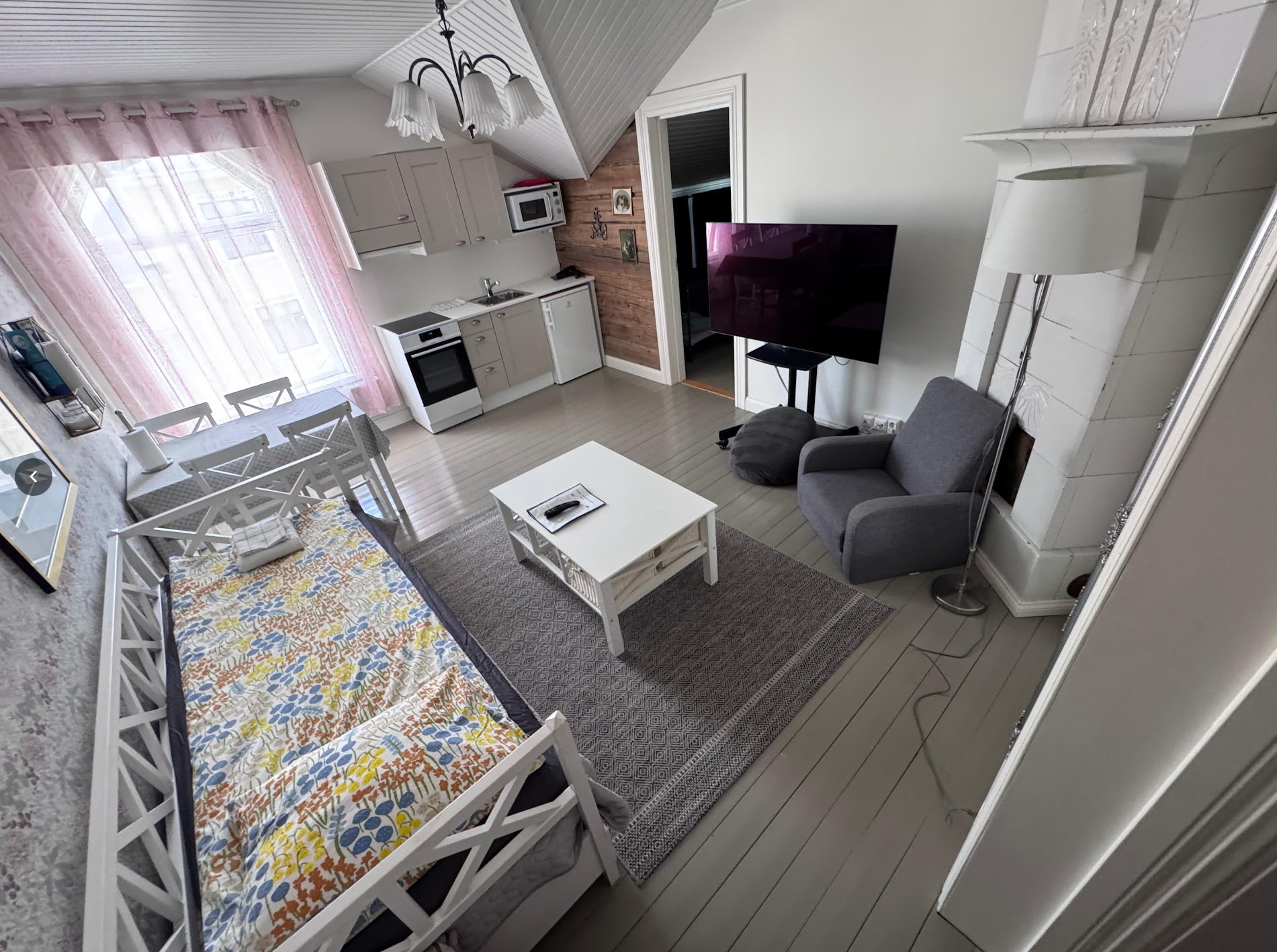 Asta Living Room with Balcony
